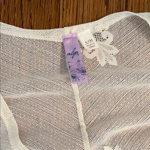 Anthropologie Ivory Lace Oversized Kimono Shawl - Picture 6 of 10